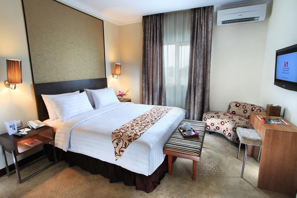 Swiss-Belinn Pangkalanbuun Exterior foto