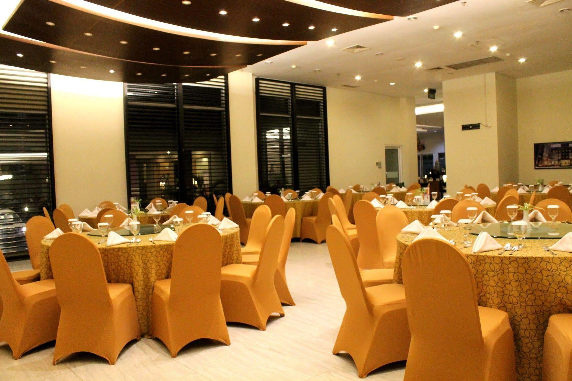 Swiss-Belinn Pangkalanbuun Exterior foto