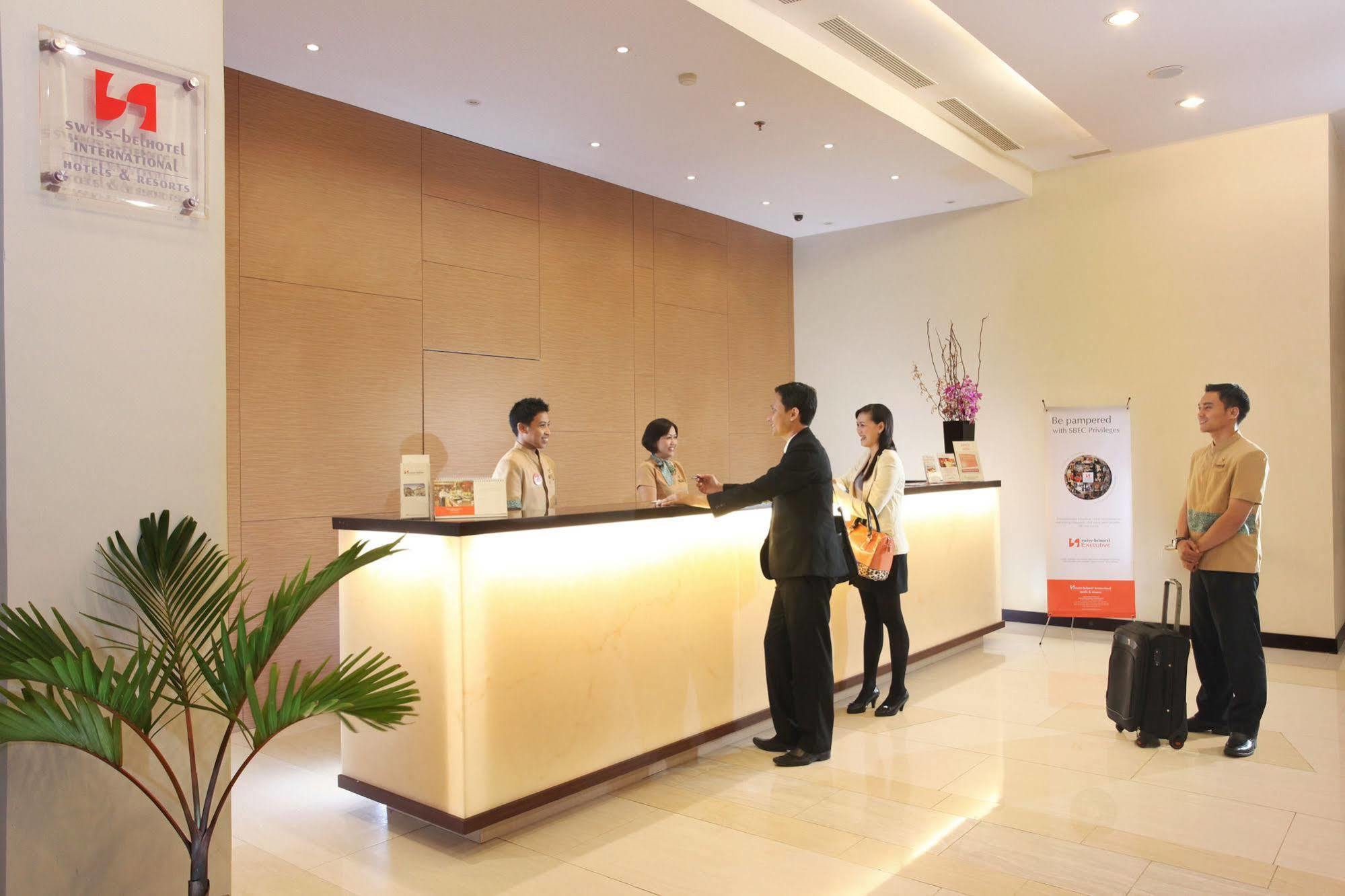Swiss-Belinn Pangkalanbuun Exterior foto