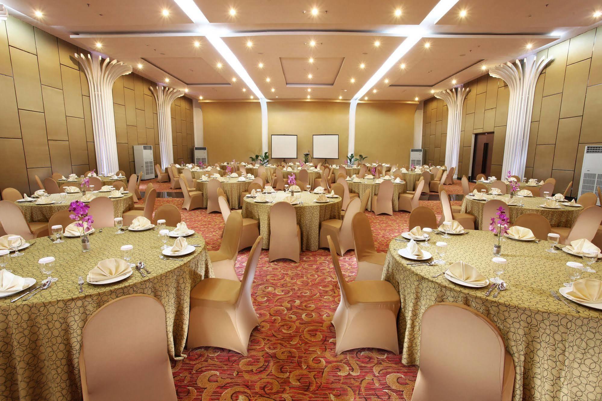 Swiss-Belinn Pangkalanbuun Exterior foto